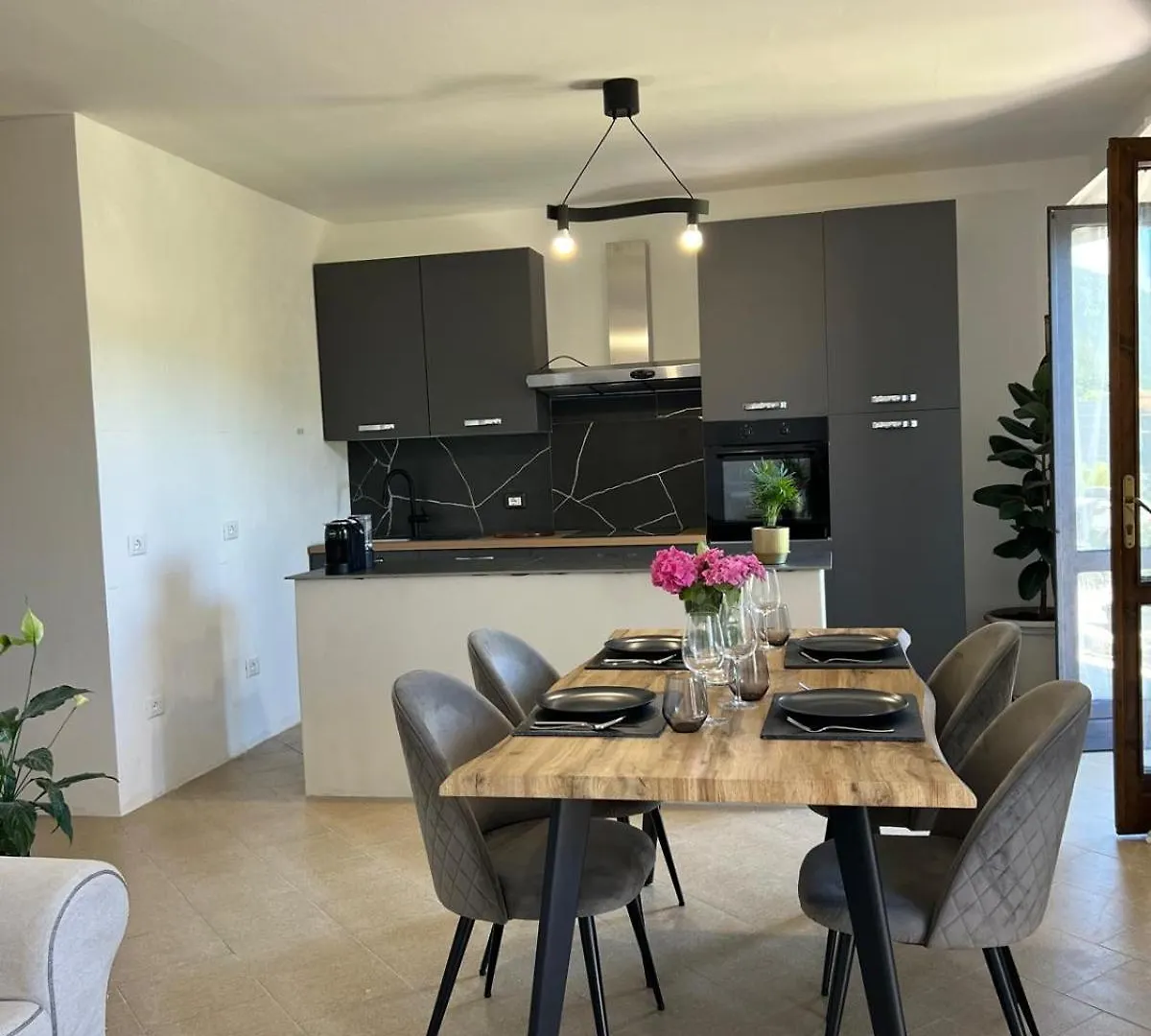 Casa Vacanze Leon Tremosine Apartment